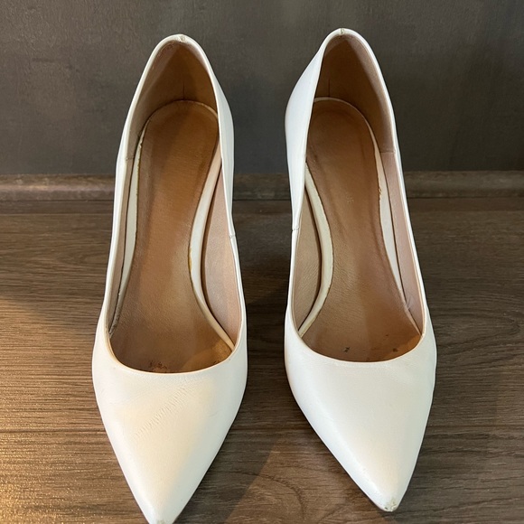Saks Fifth Avenue White Heels Size 6.5 - Picture 3 of 8